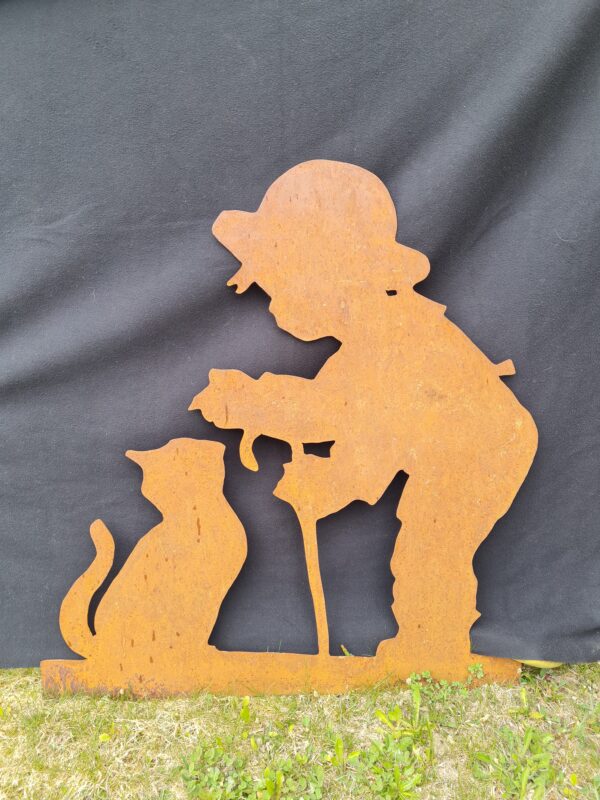 Rostfigur "Kind mit Katze"