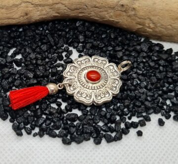 Silberanhänger «Mandala» mit roter Koralle