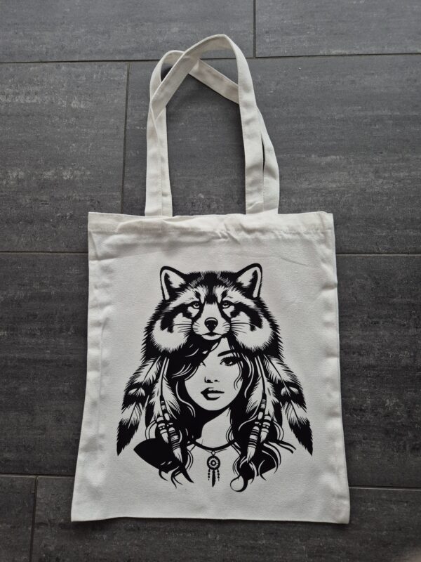 Stofftasche geplottet "Dame mit Waschbärhut"