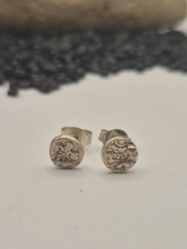 Ohrstecker "Mini-Blume"