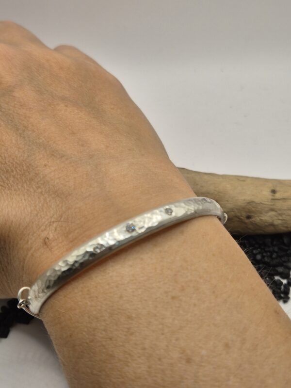Silberarmband geschmiedet "gehämmert mit Zirkonien"